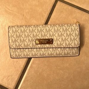 New MK wallet with no tags